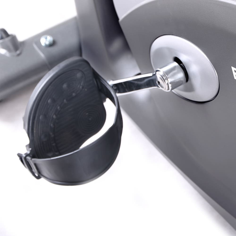 TOORX BRX-95 treniruoklio neslystantis pedalas su reguliuojamu dirželiu saugiai treniruotei